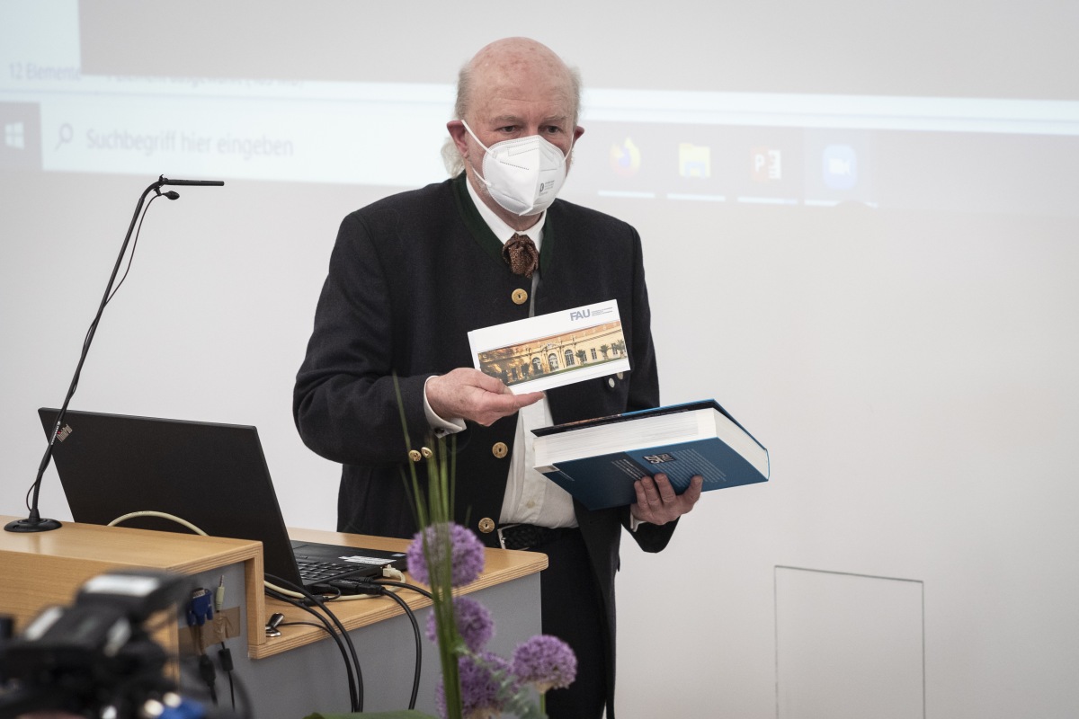 Virtuelle Staatsexamensfeier 2020/21 (Bild: Prof. Dr. Winfried Neuhuber)